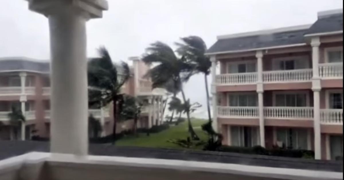 La vista del huracn desde el hotel donde se alojan los piquenses