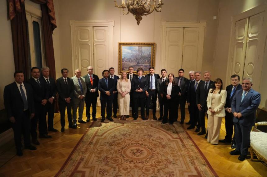 Milei con los 20 gobernadores luego de la cumbre