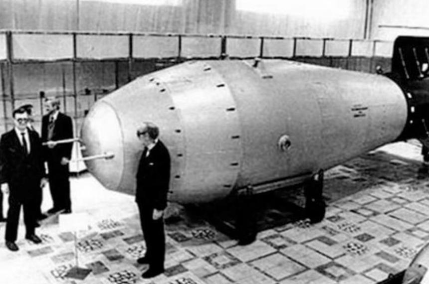 La bomba del Zar- el diacutea que la URSS hizo temblar la Tierra con la mayor explosioacuten nuclear de la historia
