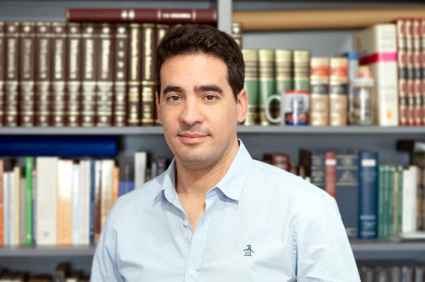 Adriaacuten Ravier- La Pampa necesita menos impuestos y maacutes diaacutelogo