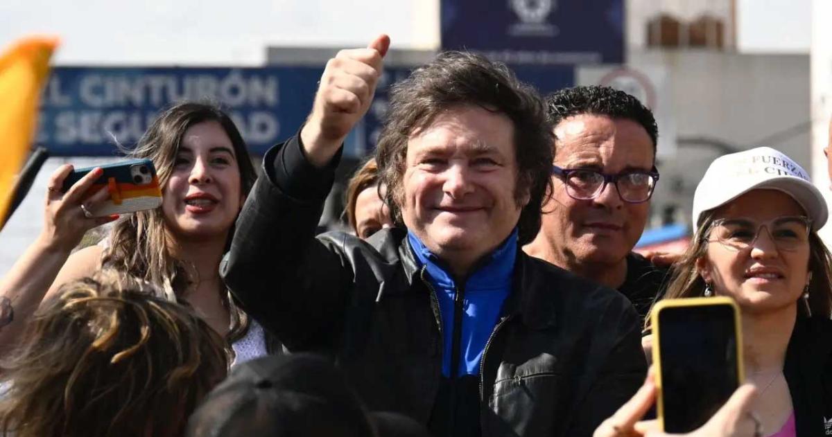 Milei planea trasladar la Capital Federal una vez por mes tras el triunfo electoral