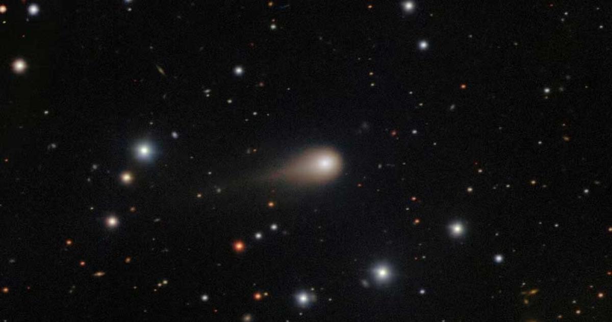 El cometa 3IATLAS se acerca a la Tierra y astroacutenomos debaten si es una nave interestelar inteligente