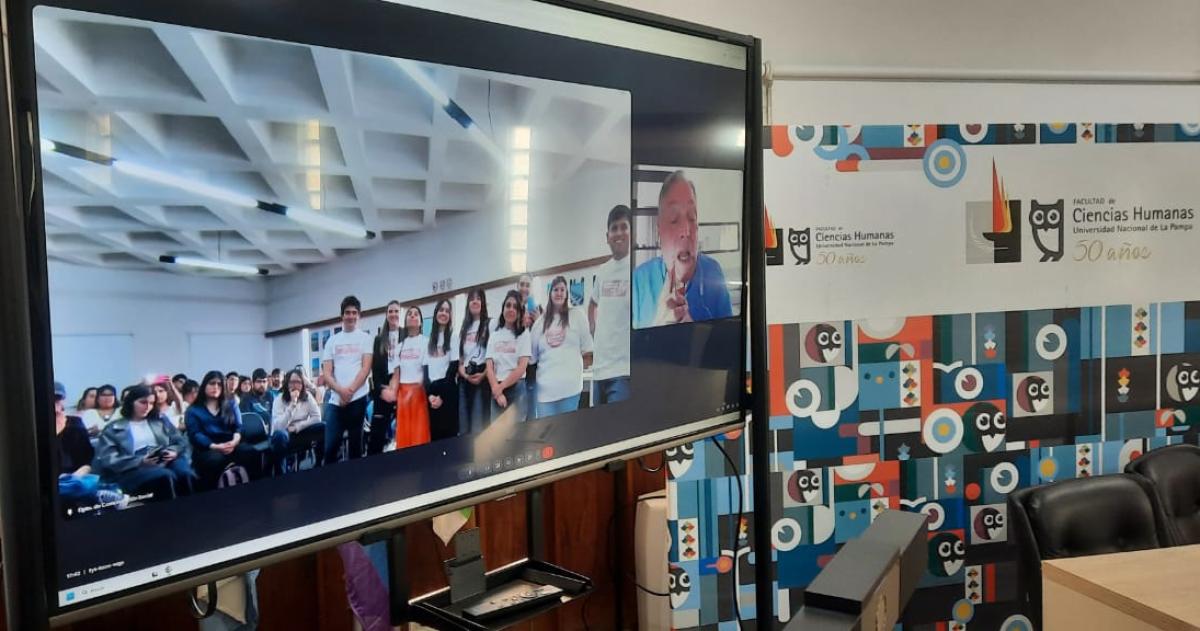 La comunicacioacuten como derecho y como esperanza- Uranga cerroacute las Jornadas de Comunicacioacuten 