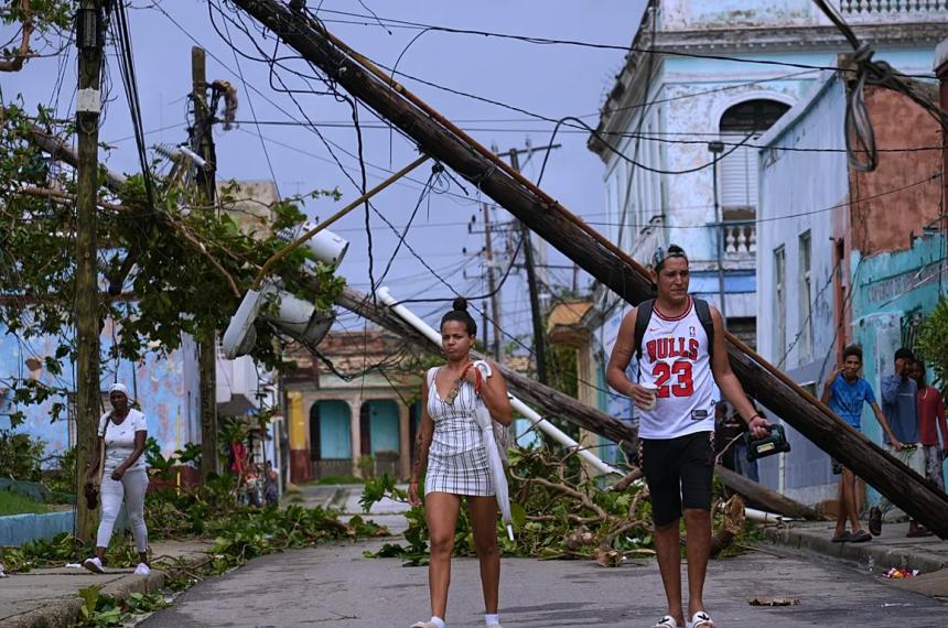 El paso del huracn dejó un desastre