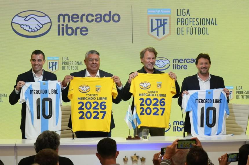 Por AFA estuvieron el presidente Tapia y el director comercial y de marketing Petersen