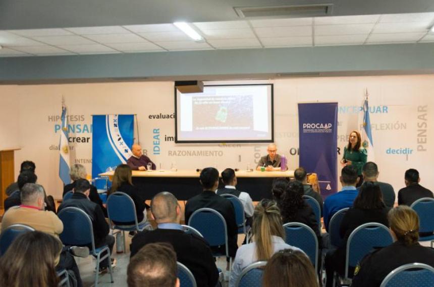 La actividad se realizó en la Sala del Pensamiento de la Legislatura