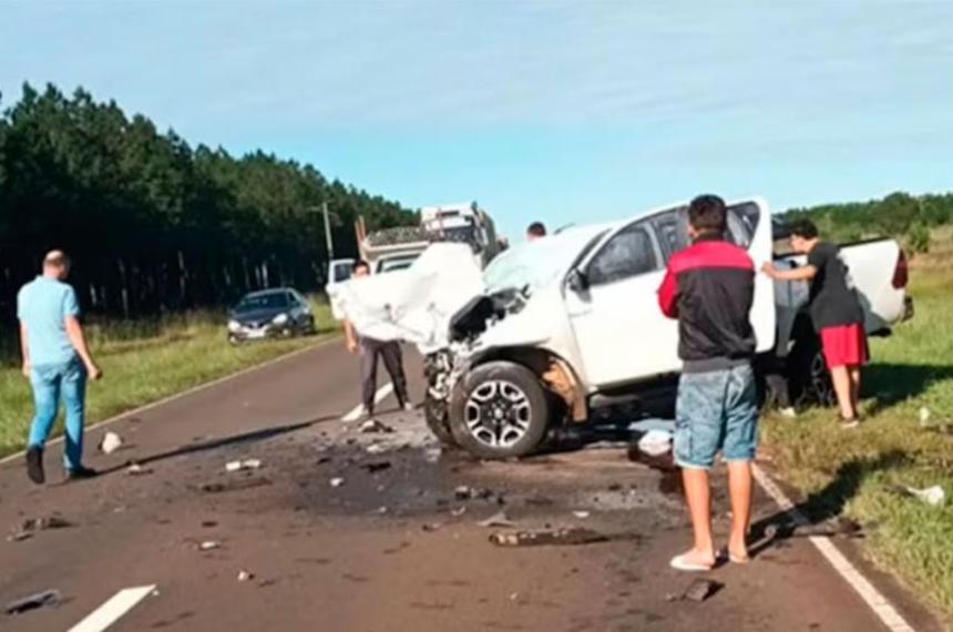 Tragedia en la Ruta 12- cuatro muertos tras un choque frontal entre dos camionetas en Corrientes