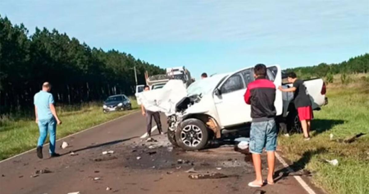 Tragedia en la Ruta 12- cuatro muertos tras un choque frontal entre dos camionetas en Corrientes