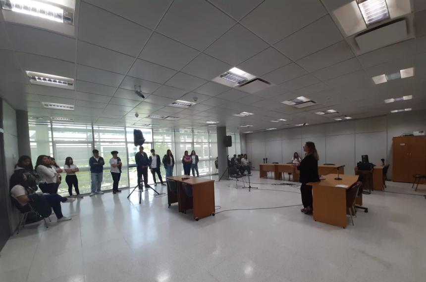 Estudiantes de 25 de Mayo y Miguel Riglos participaron del programa Educacioacuten  Justicia