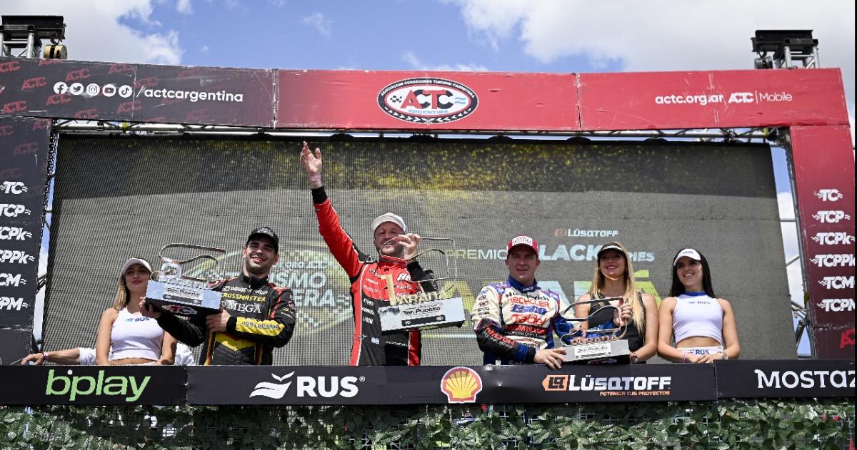 El podio con Canapino Martínez y Werner tras la final de Paran