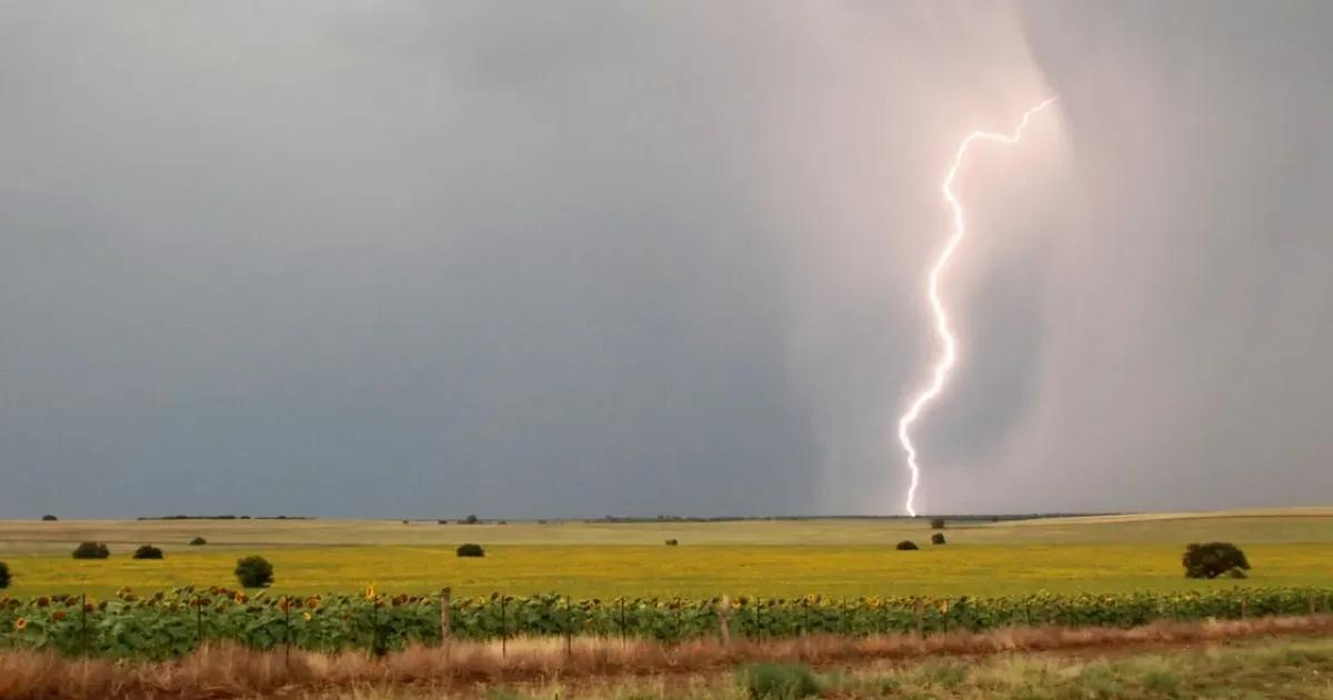  Se esperan lluvia viento y posible caída de granizo