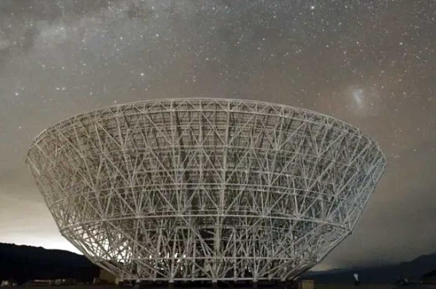 El radiotelescopio CART en el mes de junio en San Juan
