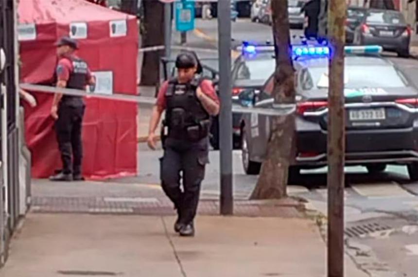 Un policiacutea retirado de la Federal matoacute a un motochorro que intentoacute asaltarlo en Nuacutentildeez