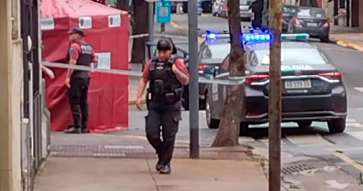 Un policiacutea retirado de la Federal matoacute a un motochorro que intentoacute asaltarlo en Nuacutentildeez