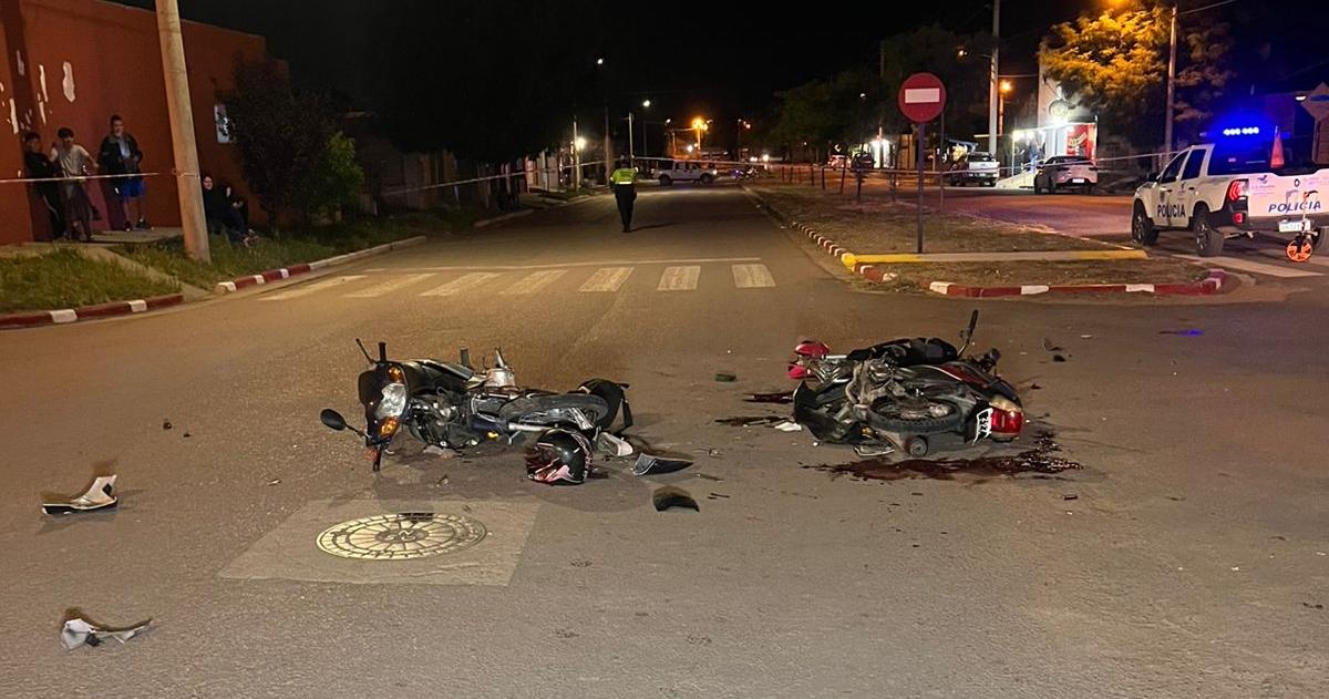 Los dos vehículos involucrados en el fuerte choque