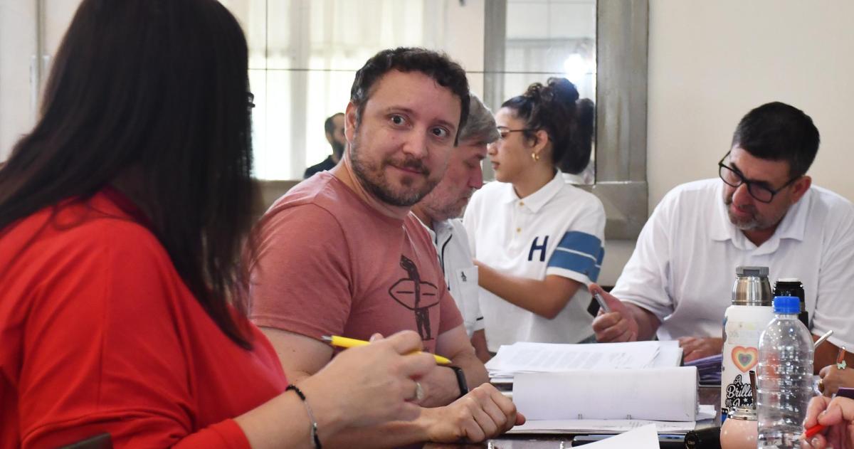 El intendente tiene las herramientas para accionar judicialmente contra el cableado ilegal de Clariacuten