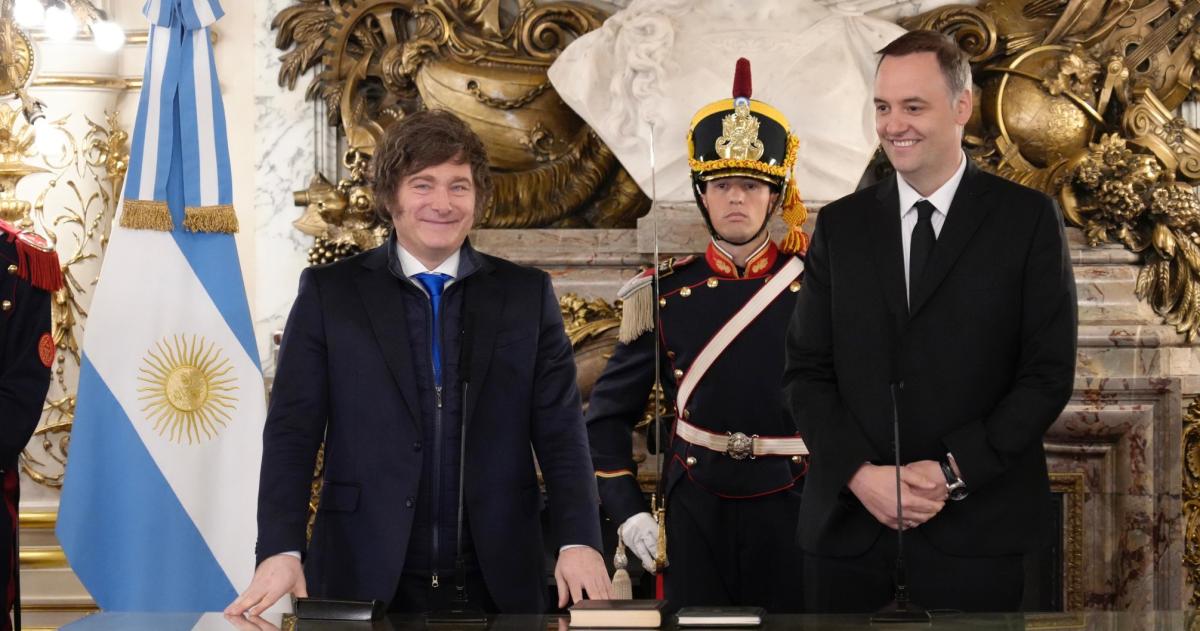 El presidente le tomó juramento al nuevo Jefe de Gabnete