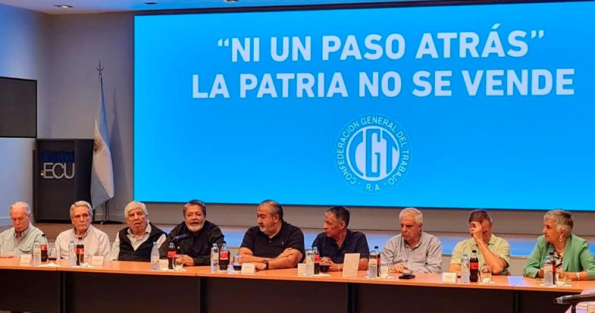 La CGT renovoacute su conduccioacuten- Sola Jeroacutenimo y Arguumlello encabezaraacuten el nuevo triunvirato