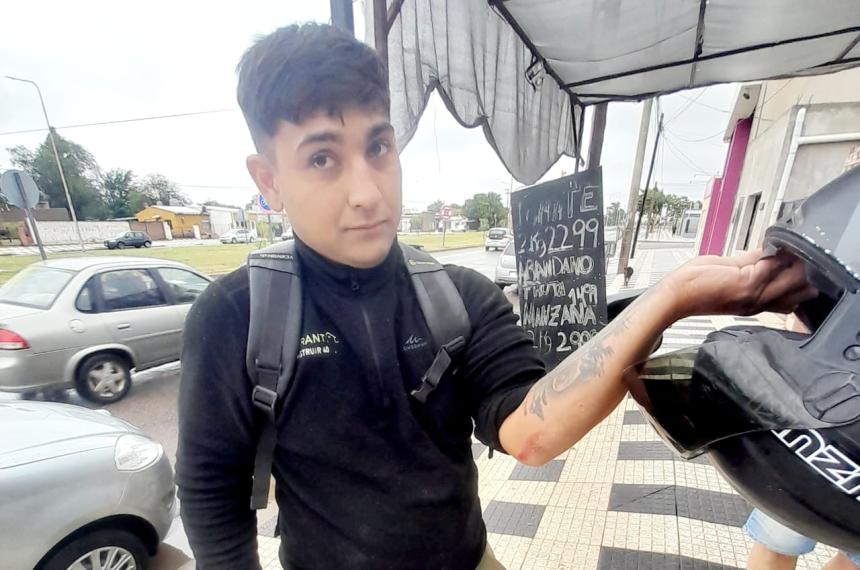 Maxiliano Sayago embestido por un camión del EMHSU que se cruzó de carril