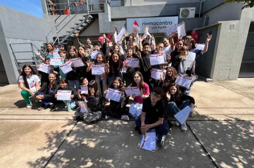 Jornada de Concientizacioacuten sobre donacioacuten de sangre en la Escuela Ndeg 180