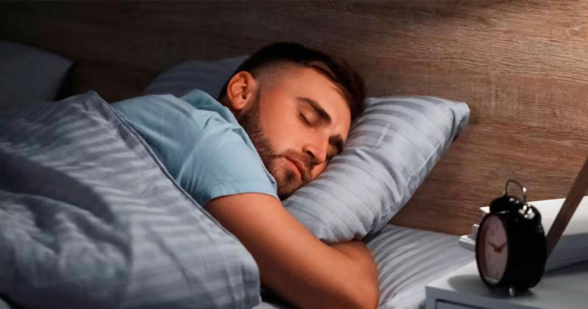 Dormir boca abajo puede dantildear la columna advierte un especialista