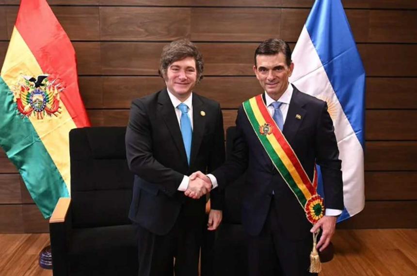 Javier Milei junto a Rodrigo Paz Pereira