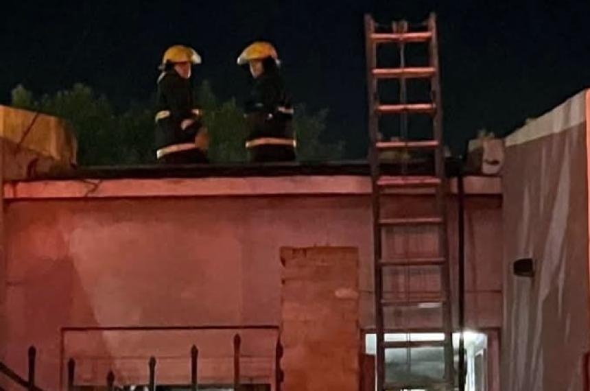 Bomberos contrololaron las llamas en la vivienda