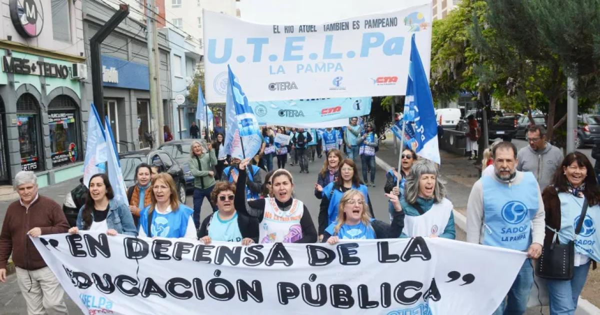 UTELPA advirtioacute por el cierre de divisiones- ocho docentes perdieron el sueldo