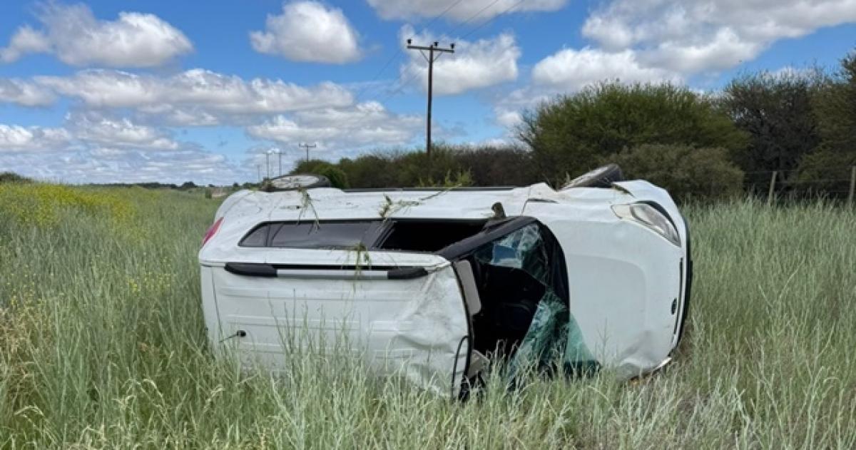 El conductor del Kia resultó ileso tras el vuelco