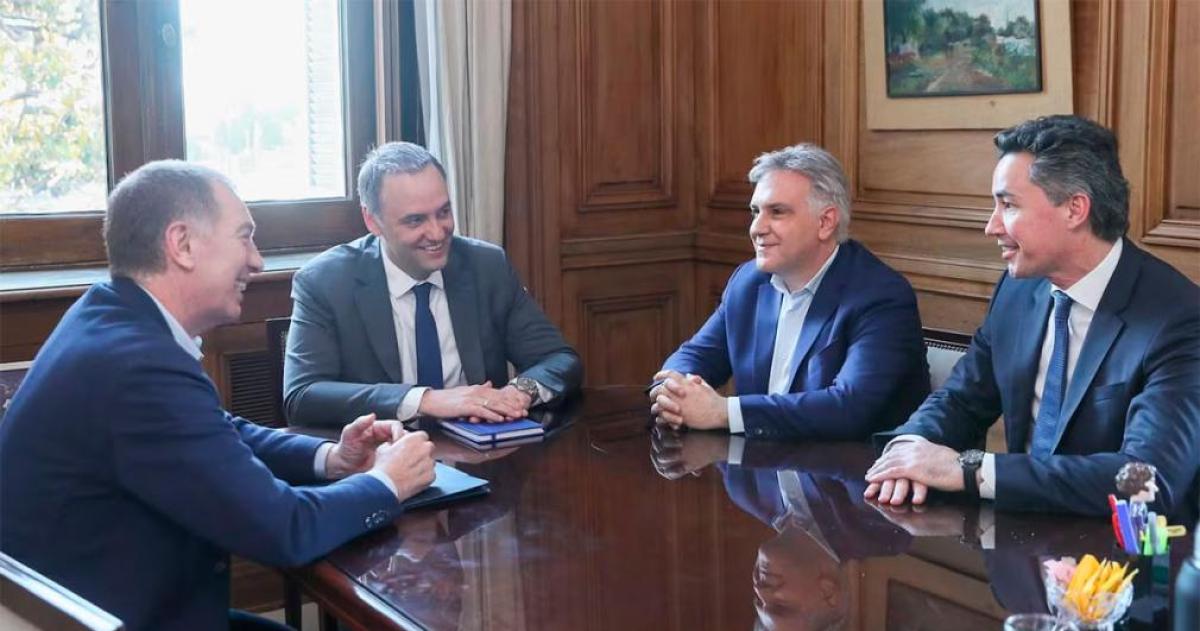 Adorni y Santilli recibieron a gobernadores para buscar apoyos al Presupuesto y avanzar en reformas