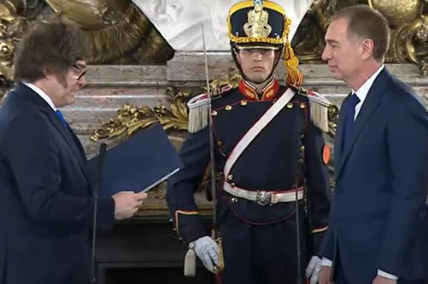 Miei le tomó juramento al nuevo ministro