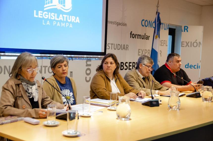Representantes gremiales pasaron por la Legislatura
