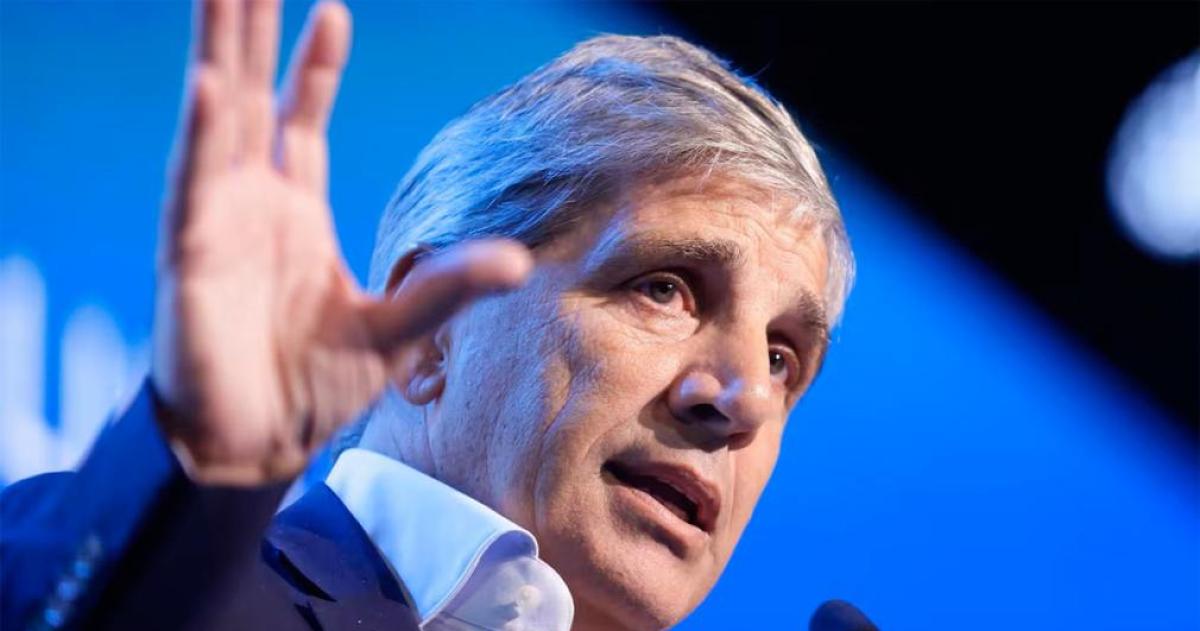 Caputo defendioacute el sistema de bandas cambiarias- Argentina es un paiacutes muy sensible a cualquier shock