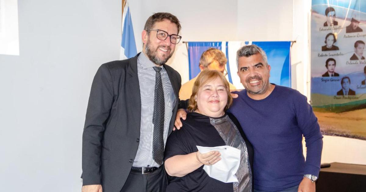 Homenaje a tres empleadas con 25 antildeos de servicio en la Legislatura