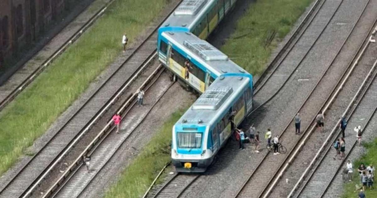 Descarriloacute una formacioacuten del Tren Sarmiento en Liniers- 20 pasajeros resultaron heridos