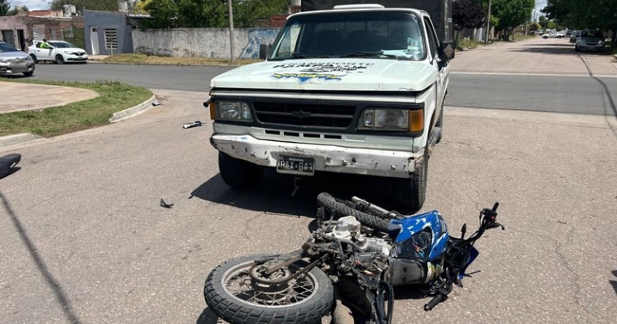 Tras el choque el motociclista quedó internado en el Hospital Favaloro