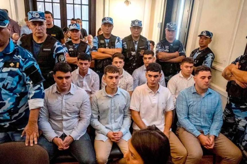 Los rugbiers condenados por el crimen de Baacuteez Sosa contaron coacutemo es su vida dentro del penal