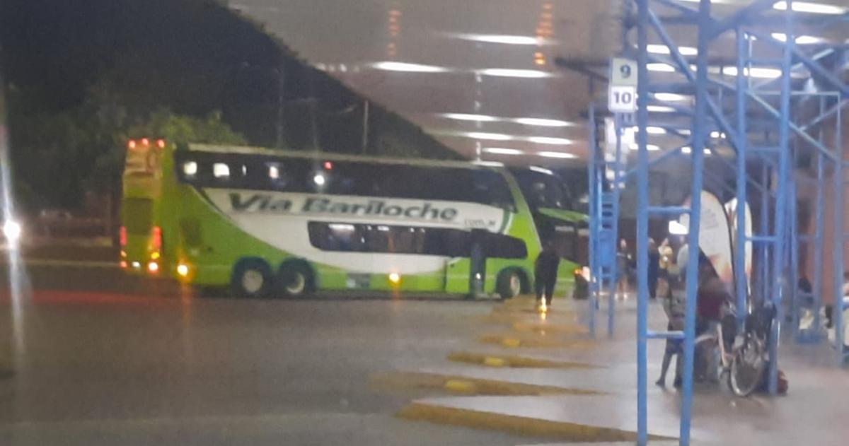 La CNRT paralizoacute un colectivo de Viacutea Bariloche y desafectoacute a conductor por exceso de velocidad