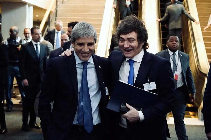 Milei y Caputo celebrando