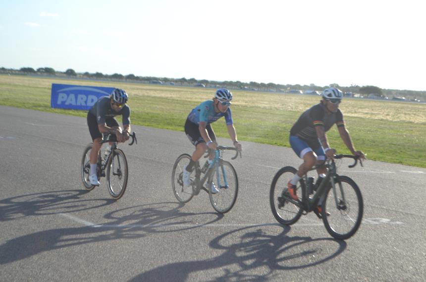 Manu entrena con el campeón olímpico Juan Curuchet