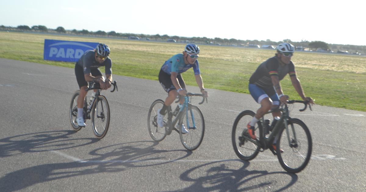Manu entrena con el campeón olímpico Juan Curuchet