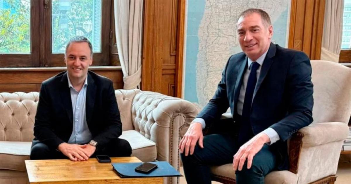 El Gobierno traraacute Renaper y Deportes al Ministerio del Interior y Santilli sumaraacute un aacuterea para coordinar con el Congreso