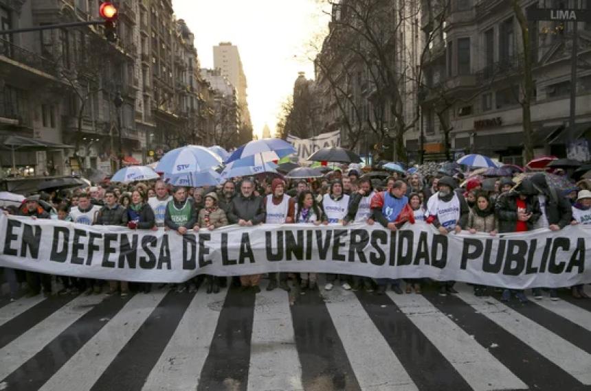 Las univerisdades salieron a la calle por su financiamiento