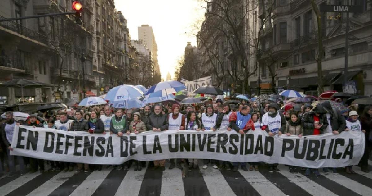 Las univerisdades salieron a la calle por su financiamiento