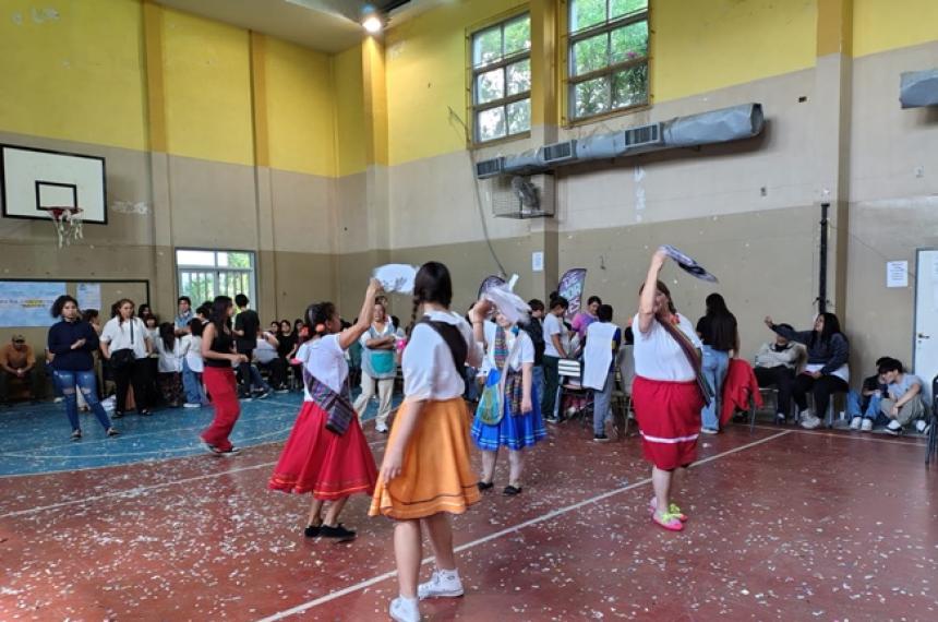 General Pico vivió la peña estudiantil y comunitaria Raíces