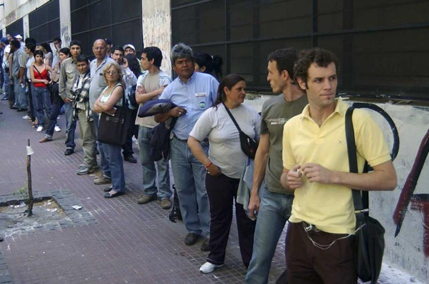 Ms personas tuvieron que salir a buscar empleo