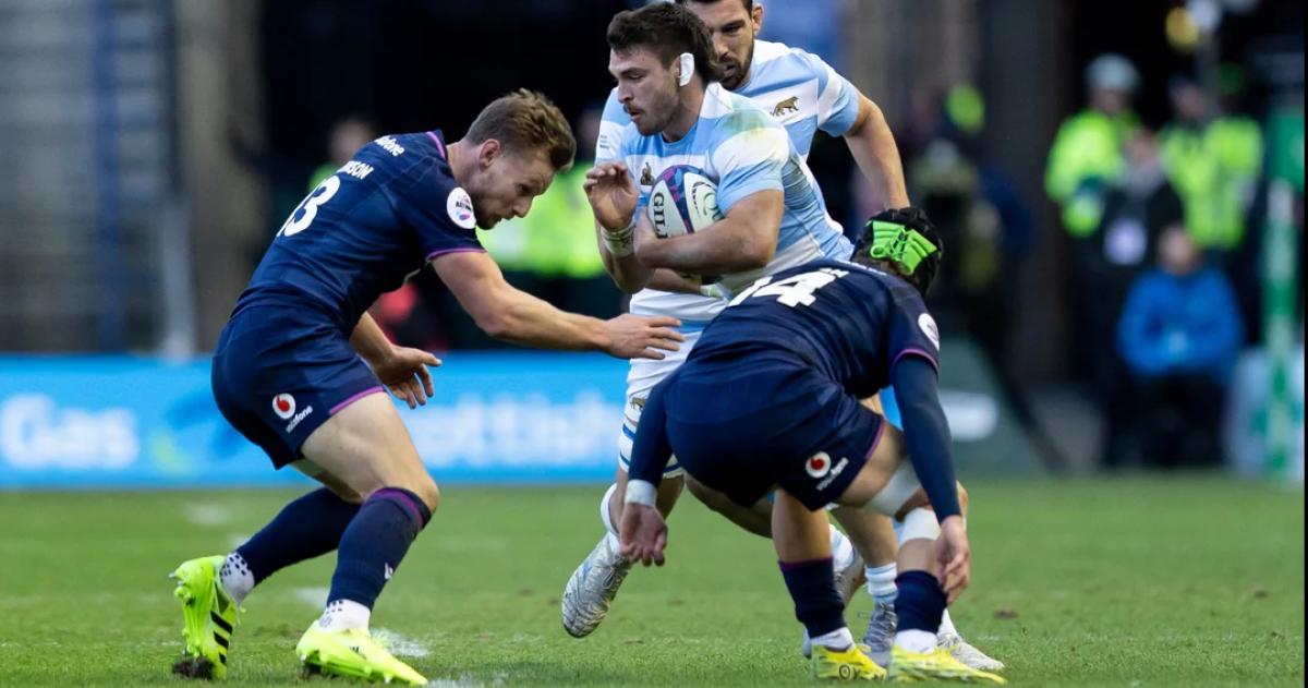 Mateo Carreras en plena lucha con los escoceses