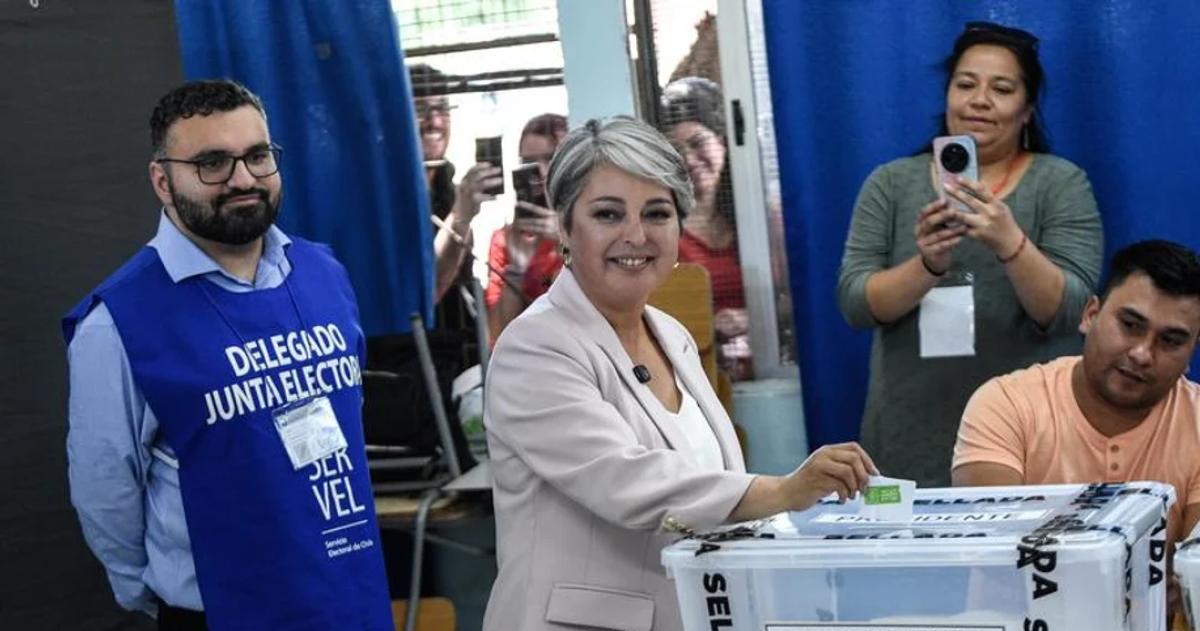 La candidata del oficialismo Jeannete Jara