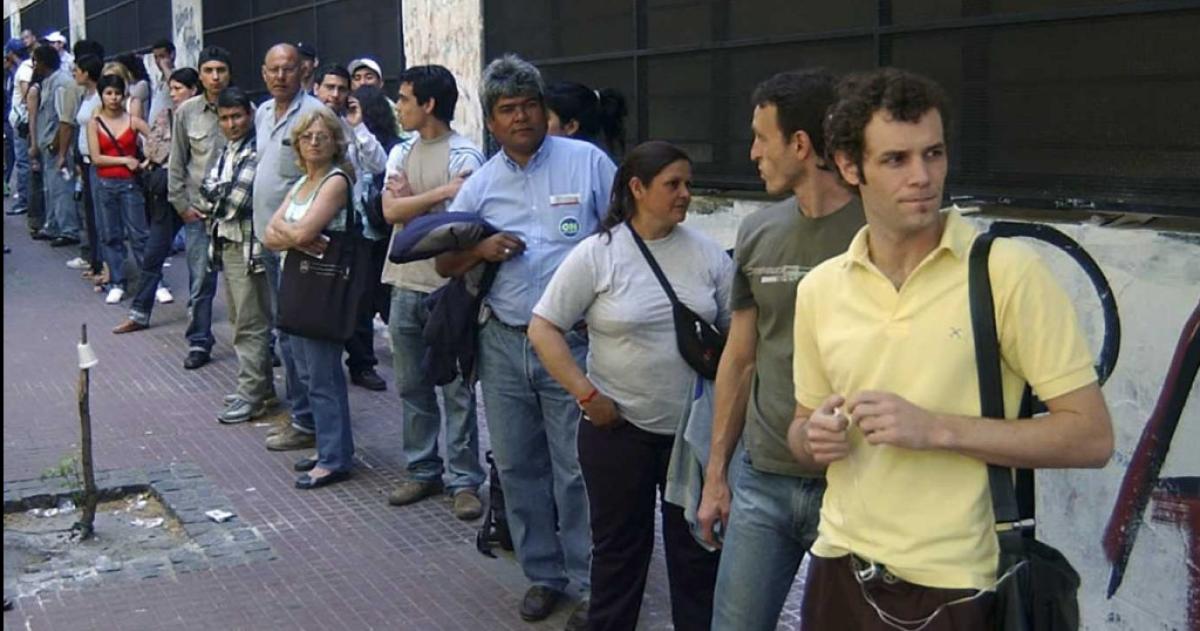 Ms personas tuvieron que salir a buscar empleo