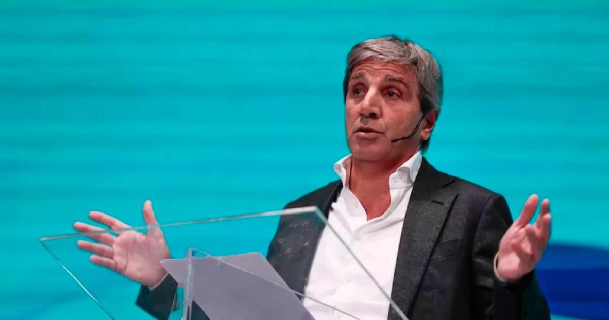 El Gobierno mostroacute superaacutevit en octubre y avanza hacia la meta fiscal anual